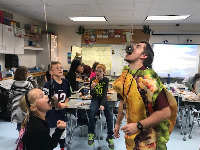 Taco vs Butterfly donut eating contest! Our Harvest Party was a blast! 🎃 Thanks room parents! #ellingcen