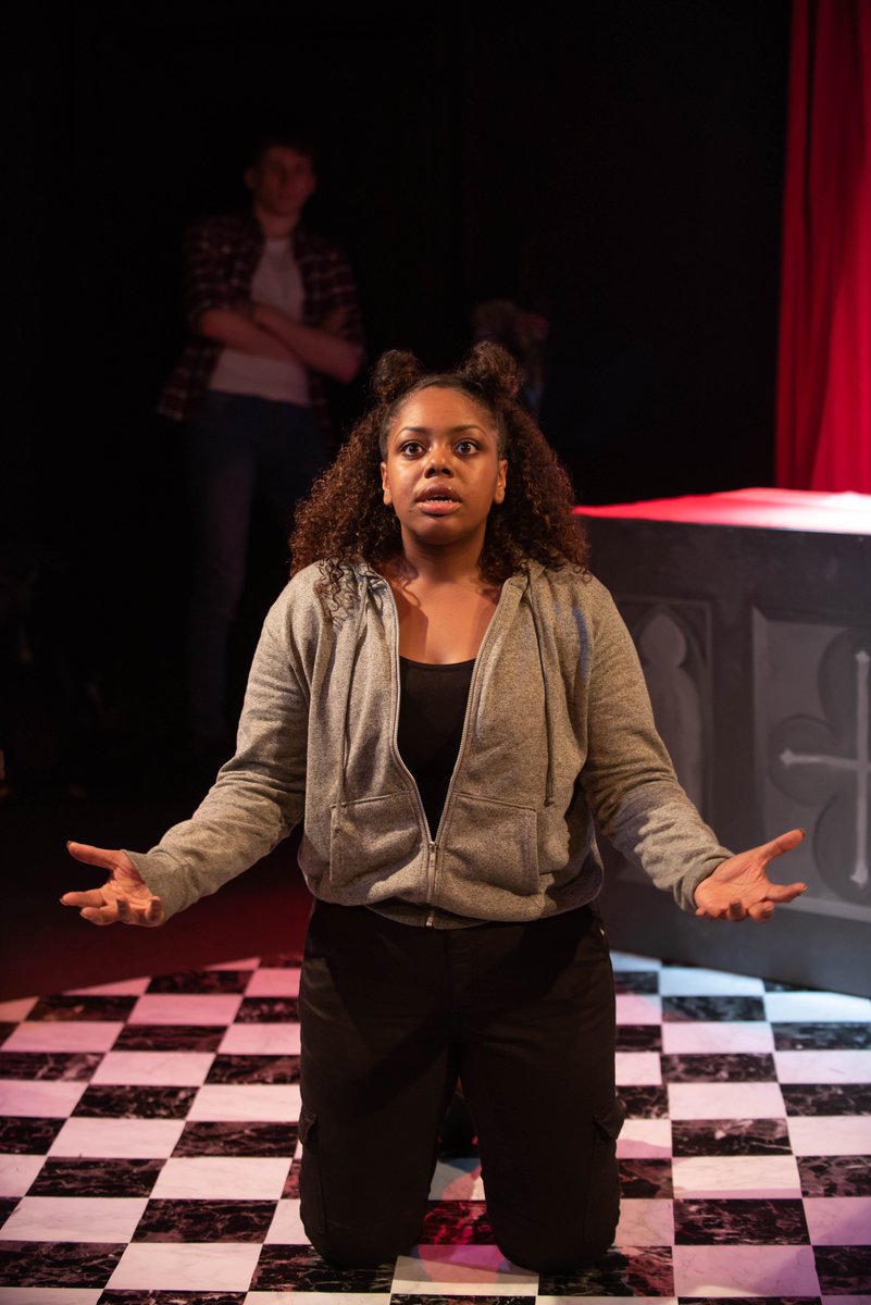 bravedaveyboy's tweet image. I'm lucky to have one of the best photographers in the business #AnneKoerber as a friend. She took these pix of @ZariMLewis during the dress rehearsal for @VampireEdred, currently playing at the @ORLTheatre. Sharing as this lady is a fine actress and deserves to go far.🦇🧛‍♂️😍🧛‍♂️🦇