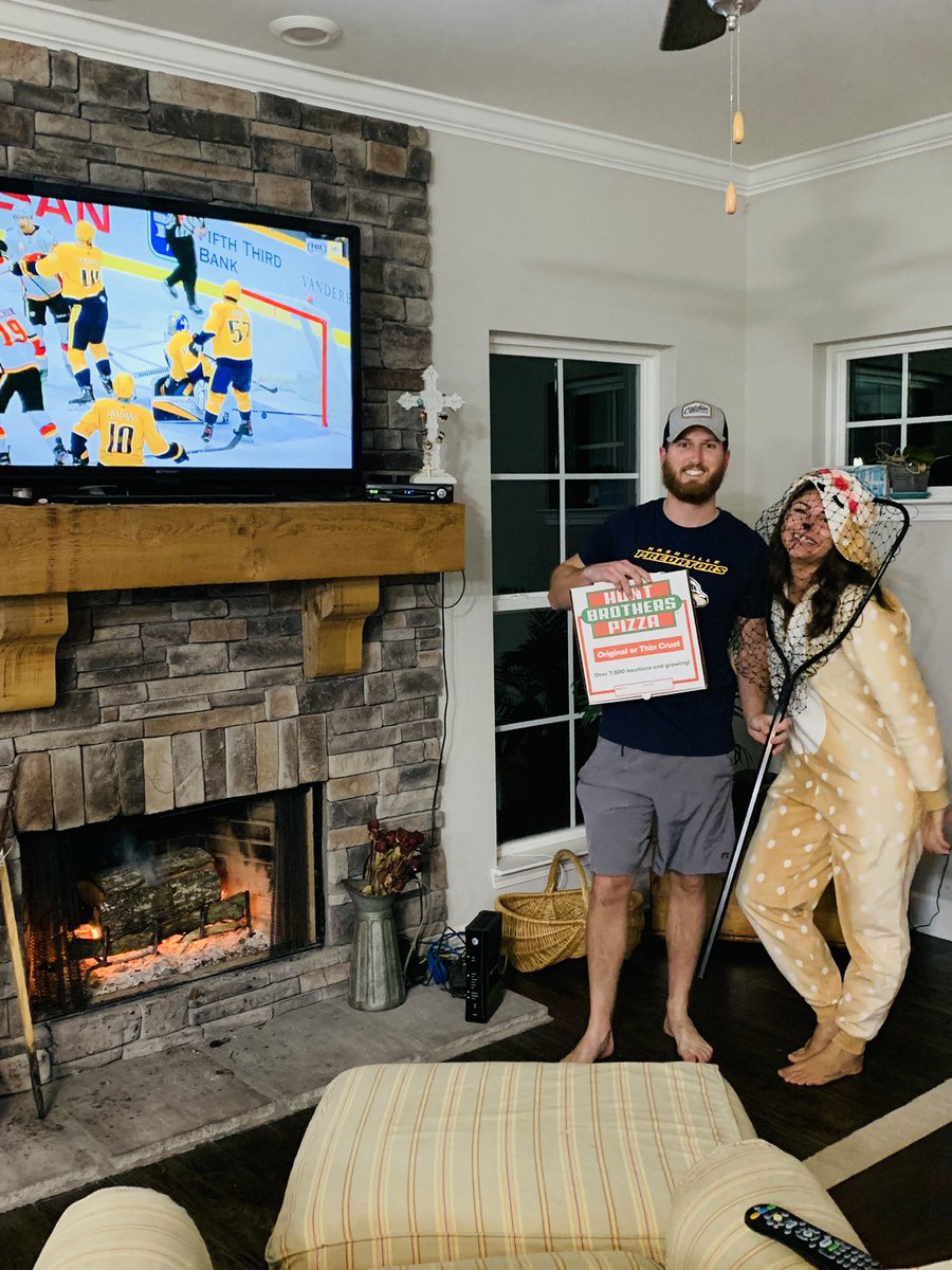 RDrumright's tweet image. @PredsNHL #huntbrotherspizza #catchingdeer