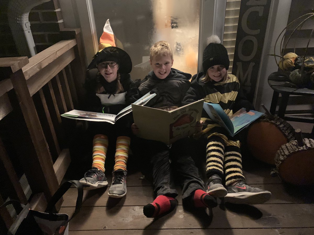 Jill_Fett's tweet photo. Happy Halloween! #cadetsread @CadetsRockRun https://t.co/8BXc5OG5V4
