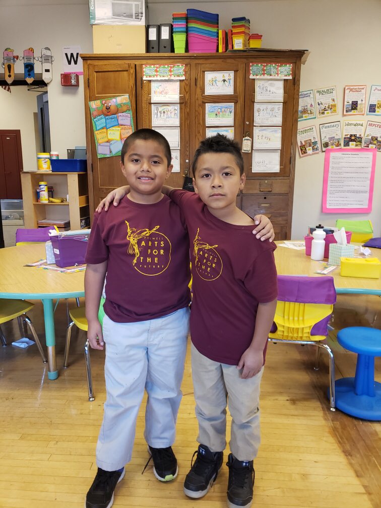 MPS_Folwell's tweet photo. Students and staff were #Twinning today at @MPS_Folwell to celebrate the end of the 1st quarter! #SpiritWeek https://t.co/aTq1bmELhg