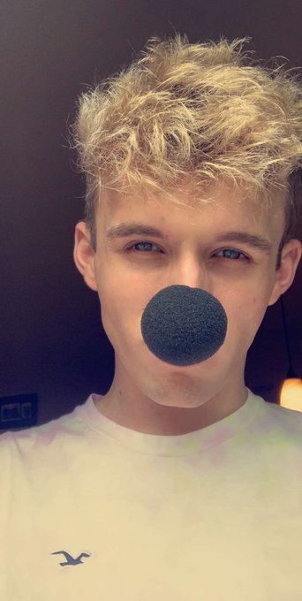 Also this is me being stupid earlier lol 🤡 #halloween2019 https://t.co/OcFJcYyn18<a href="/tag/halloween2019"class="tags">#halloween2019</a>