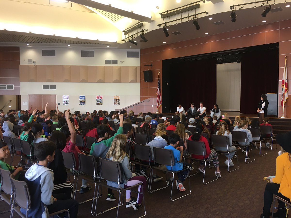 SolanaPacific's tweet image. San Dieguito Alliance has seniors from CCA and Torrey Pines High Schools speaking to our 6th graders about living drug, alcohol and tobacco free. Thank you! #sbsdedu #sbsdsp