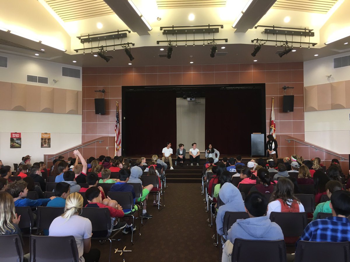 SolanaPacific's tweet image. San Dieguito Alliance has seniors from CCA and Torrey Pines High Schools speaking to our 6th graders about living drug, alcohol and tobacco free. Thank you! #sbsdedu #sbsdsp