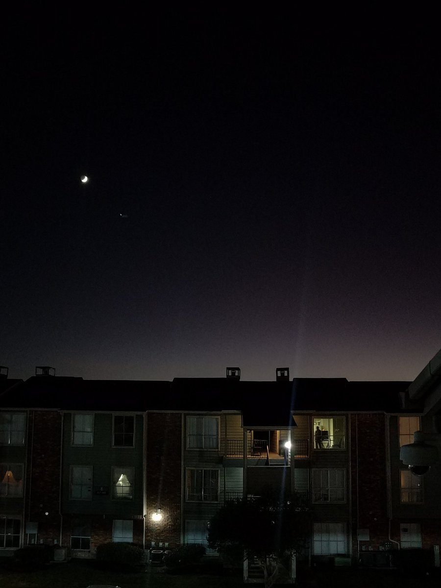 AETBoficial's tweet photo. ¡CONJUNCIÓN LUNA-JÚPITER!
No pierdan la oportunidad de ver la conjunción Luna-Júpiter.
@CristoNuO
#Astronomía #CristoNuO #AETB #AstronomíaEnTuBolsillo #Ciencia #Divulgación #Descubre #Explora #Space #Luna #Selene #Moon #Jupiter #Júpiter https://t.co/dZBNOF1wHw
