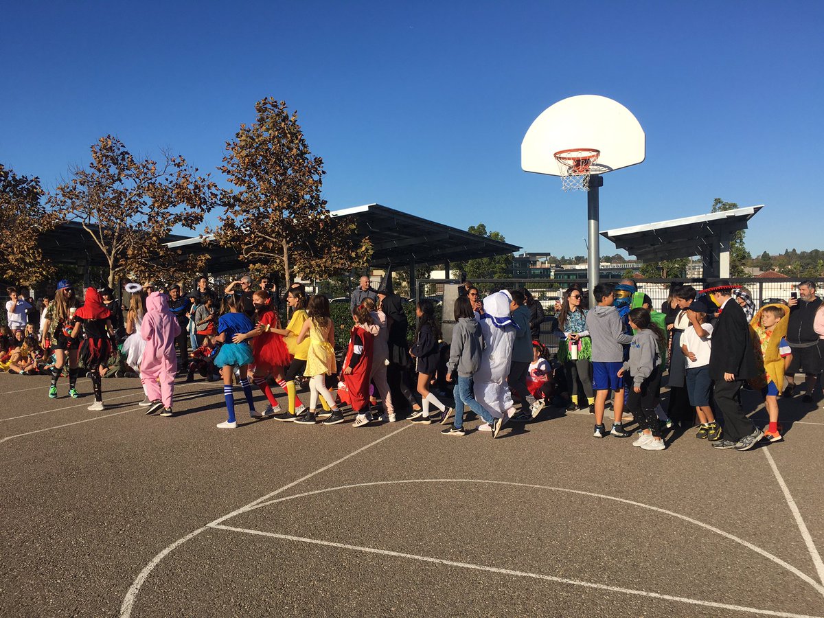SolanaPacific's tweet image. It was a “Boo”tiful day at Solana Pacific! Have a safe and happy Halloween sandpipers! #sbsdedu #sbsdsp