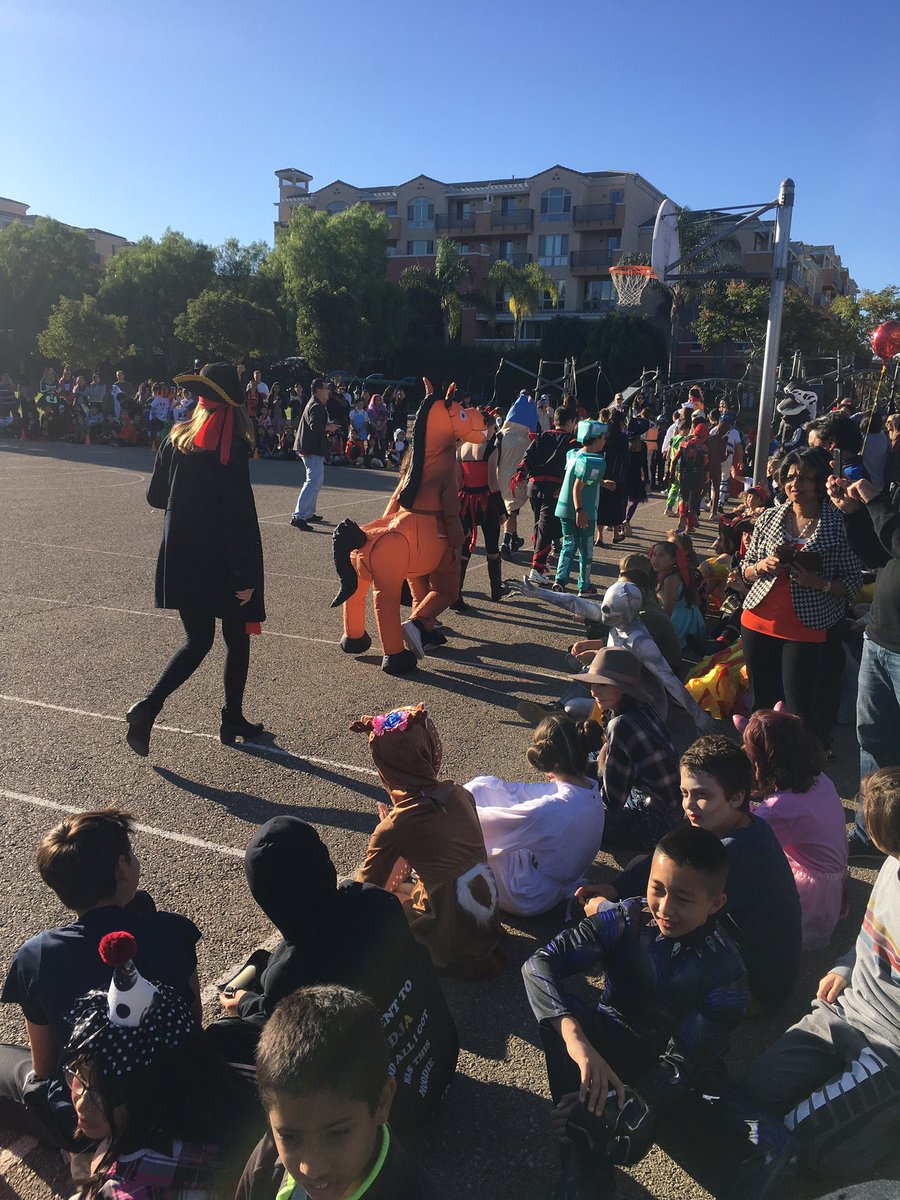 SolanaPacific's tweet image. It was a “Boo”tiful day at Solana Pacific! Have a safe and happy Halloween sandpipers! #sbsdedu #sbsdsp