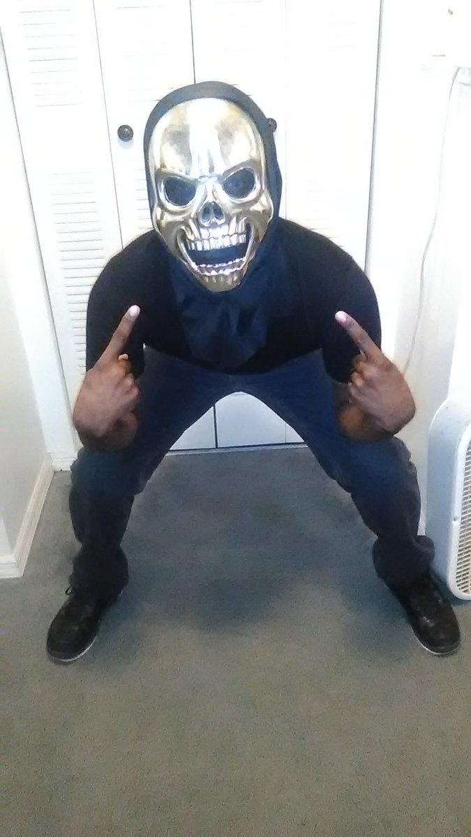 terryterrell90's tweet photo. #HappyHalloween from #TheGreggs Why wait til the weekend when you got right now to have the time of your life! Let's gooooooo!! https://t.co/tlDkXr3mz6