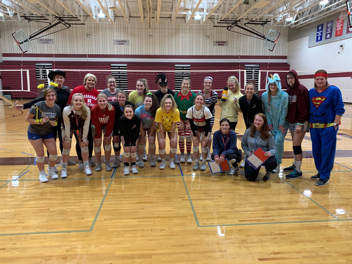 VikesVB's tweet photo. Happy Halloween from this Viking crew!! There sure were a LOT of coaches in the gym today...khaki shorts, clipboards, whistles,....and finger wags to complete “the look”!  And literally... THE LOOK!! 👀!! https://t.co/5M7sUhiFS6