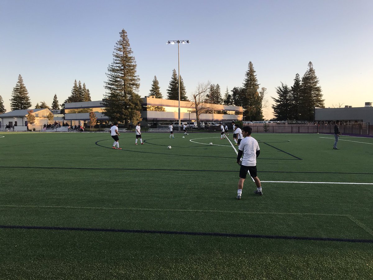 LGA lions ready for round 2 of playoffs!  Go Lions! <a href="/AthleticsNusd/">Natomas Unified District Athletics</a> <a href="/SOSHerreraA/">Angela Herrera</a> @LeroyGreeneFitz