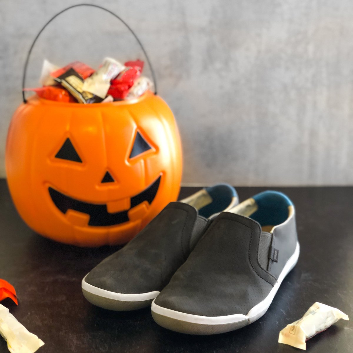 GoPLAE's tweet image. Stay comfy from dusk to dawn in our sweet and stylish Marten Obsidian🍬 #HappyHalloween