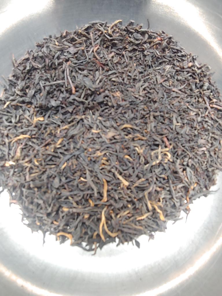 SageNatural's tweet photo. Because I am still me even when ridiculously stressed, A new tea.
Building the foundation for a request.
#LapsangSouchong #GoldenMonkey #keemun https://t.co/XZFjWy1Z63