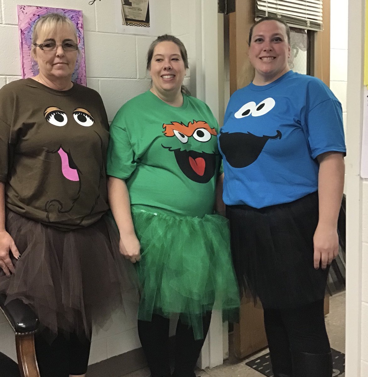 teacheskids's tweet photo. Prek Team had fun being the Sesame Street Trio! #snuffaluffagus #cookiemonster #Oscarthegrouch @CorriArgenti @AmandaWaggoner3 @EaglesSouthwest https://t.co/WbyZRCBw9b