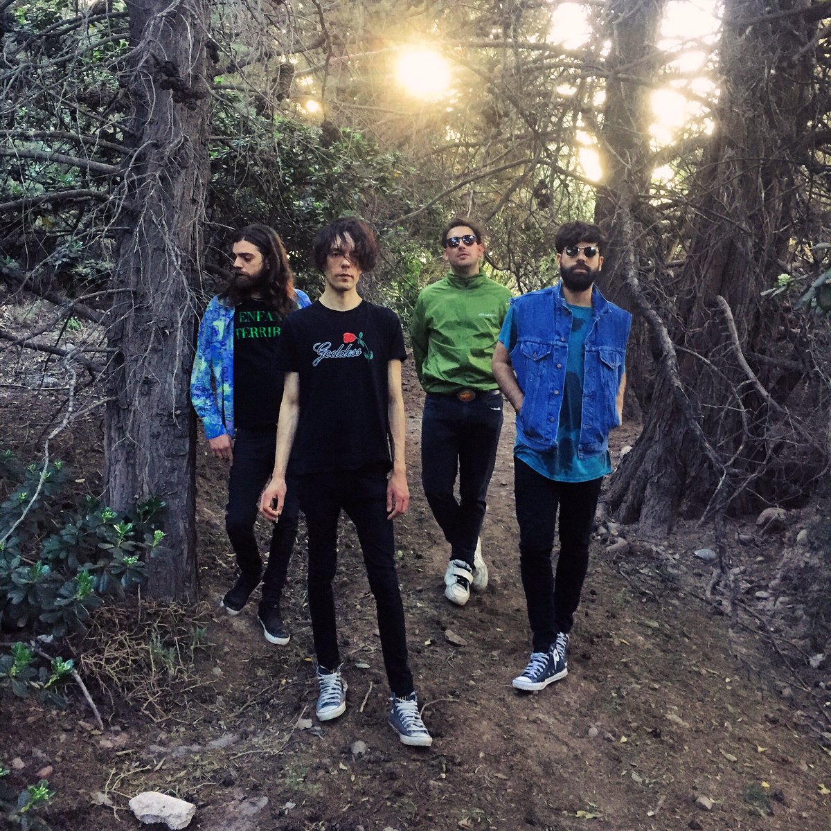 Veronabanda's tweet photo. Venimos del bosque para contarles que el viernes 8/11 sale nuestro nuevo single “Mantua” para todo el cosmos https://t.co/1LIPWwgCn0
