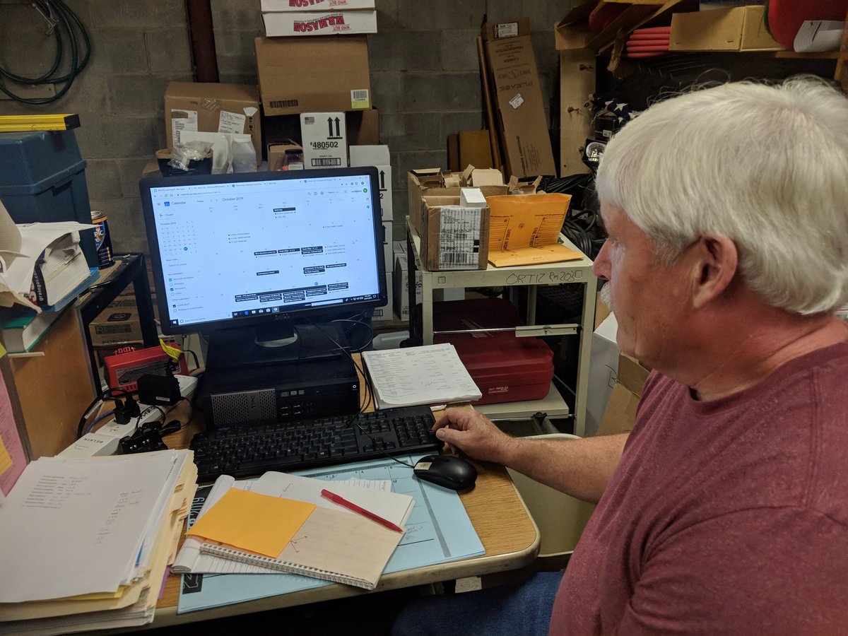 Yes, even the custodians need support with Google. Helping Rich join GAMS Google Classroom and download the calendar so he see the events that are taking place in the building. @MillerNECSD <a href="/jenniferacronk/">Jennifer Cronk</a> <a href="/NECSDTech/">NECSDTech (John Krouskoff, Newburgh Schools)</a> <a href="/Gidneyaveschool/">Gidney Avenue School</a>  #necsditfmovetheneedle #necsditf #shoulderup