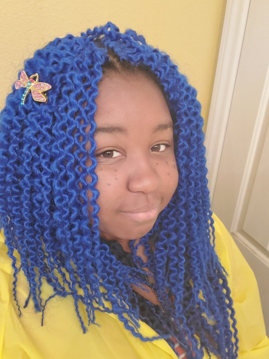 flare_skylar's tweet photo. Going out trick-or-treating boys
 Guess who I am ^^ https://t.co/rCEH1JifWC