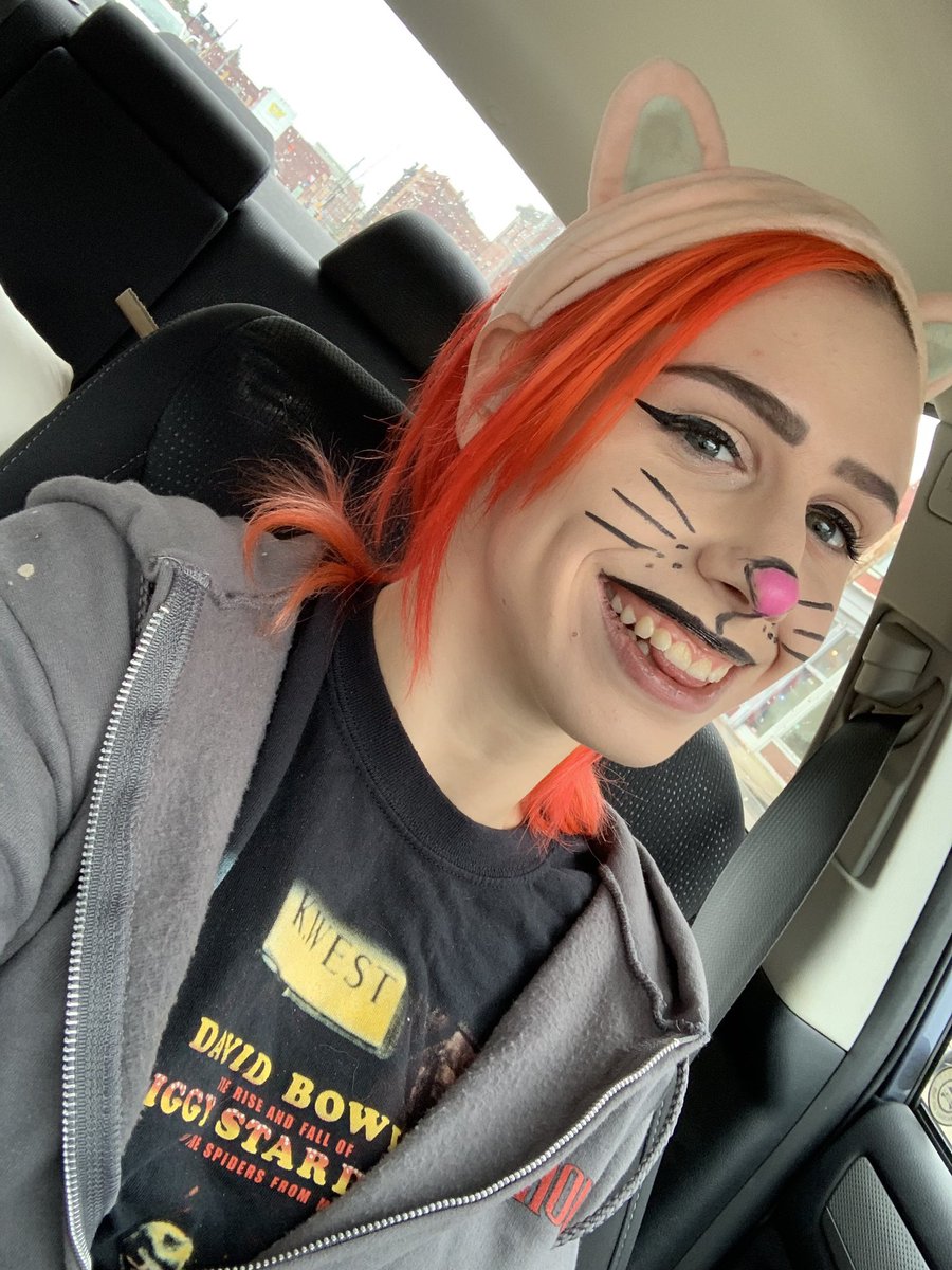 GraveBombshell's tweet photo. 😺 https://t.co/GFcXXWJiih