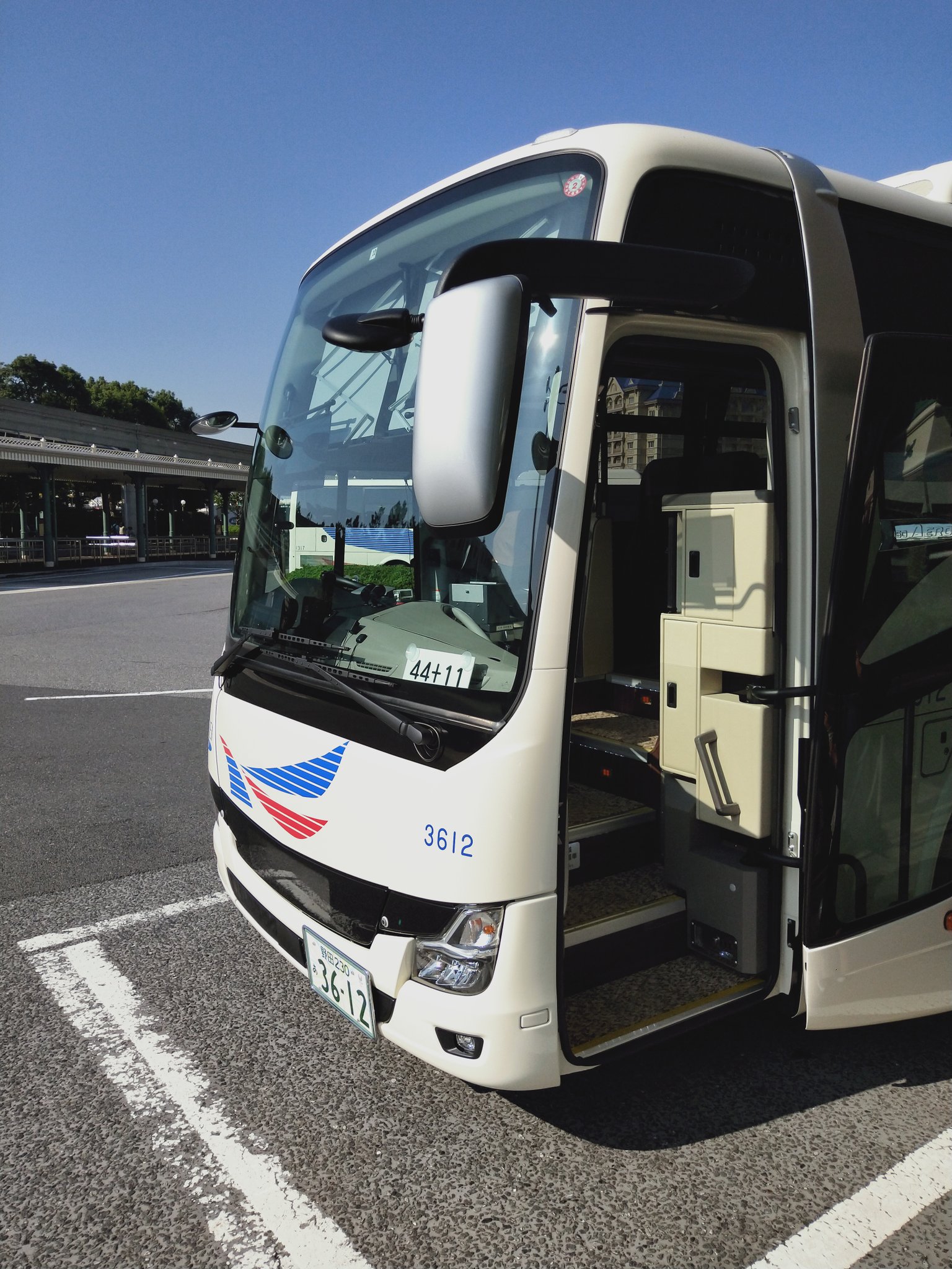 おけら 0850松戸駅発 0857外かん葛飾大橋東左折 0903松戸ic 0913高谷jct 0916千鳥町先から渋滞 そのまま浦安出口渋滞 0935 浦安出口 0941舞浜交差点左折 0946東京ディズニーシー バスターミナル ノース2番4降 0953東京ディズニーランド バスターミナル