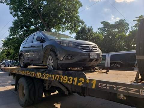 _antonioleyva's tweet photo. Presumen las detenciones, como las de ayer dónde aseguran a dos delincuentes, pero después los tratan como reyes, no los esposan, cena y Coca-Cola... 
#Tabasco  👇🏻 https://t.co/H9paKCEqF6