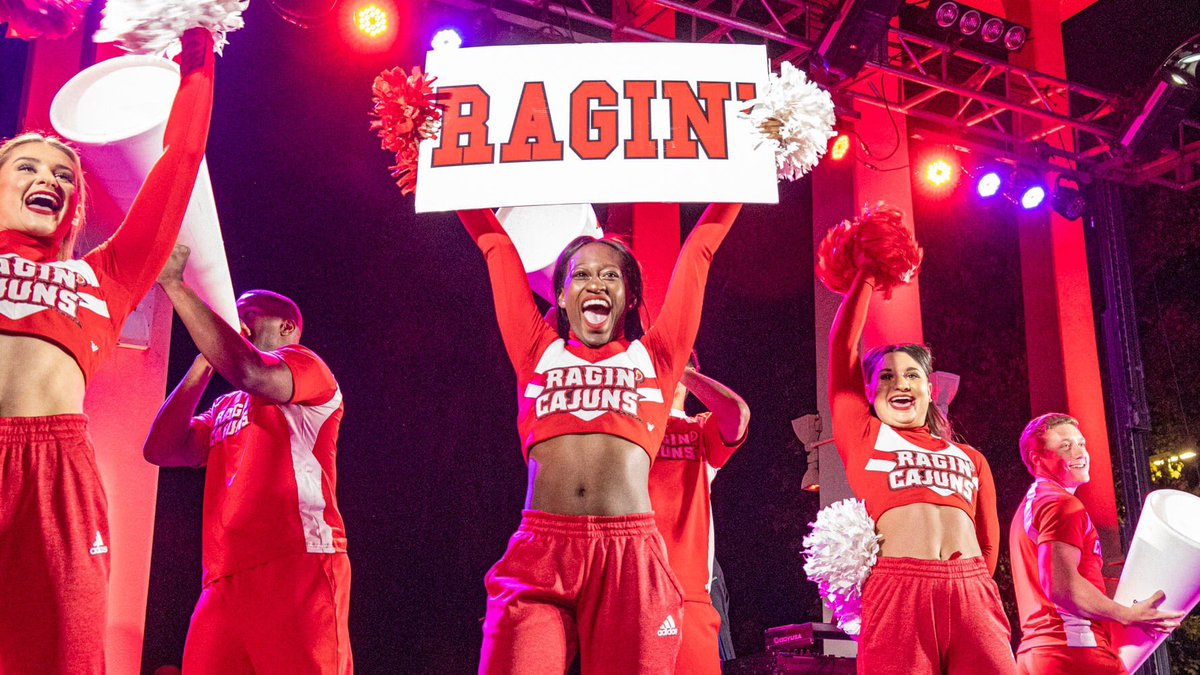 LAcadienUL's tweet photo. Check out some of our photos from the annual Yell Like Hell held on the UL Lafayette Student Union porch!! Share with us in the comments your memories from previous years! #YellLikeHell #GeauxCajuns #cULture #lacadien #ULLafayette https://t.co/UCa70cUXo4