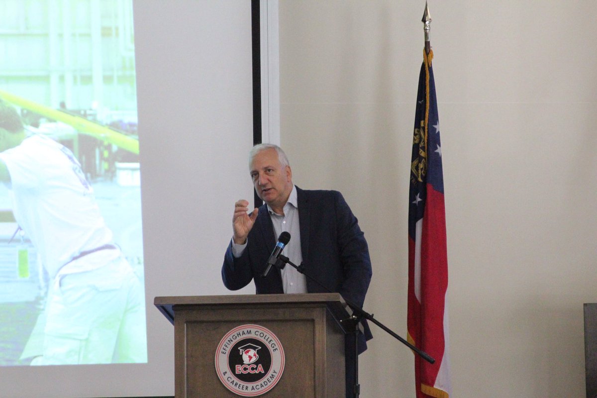 kkeithecsd's tweet image. Many thanks to Dr. Massimino and Dean Marinaccio from Columbia University for speaking to ECSD and ECCA students.  They delivered a truly fascinating and inspirational talk that encouraged all to “Follow Their Dreams.”
@Astro_Mike @Columbia @yjford