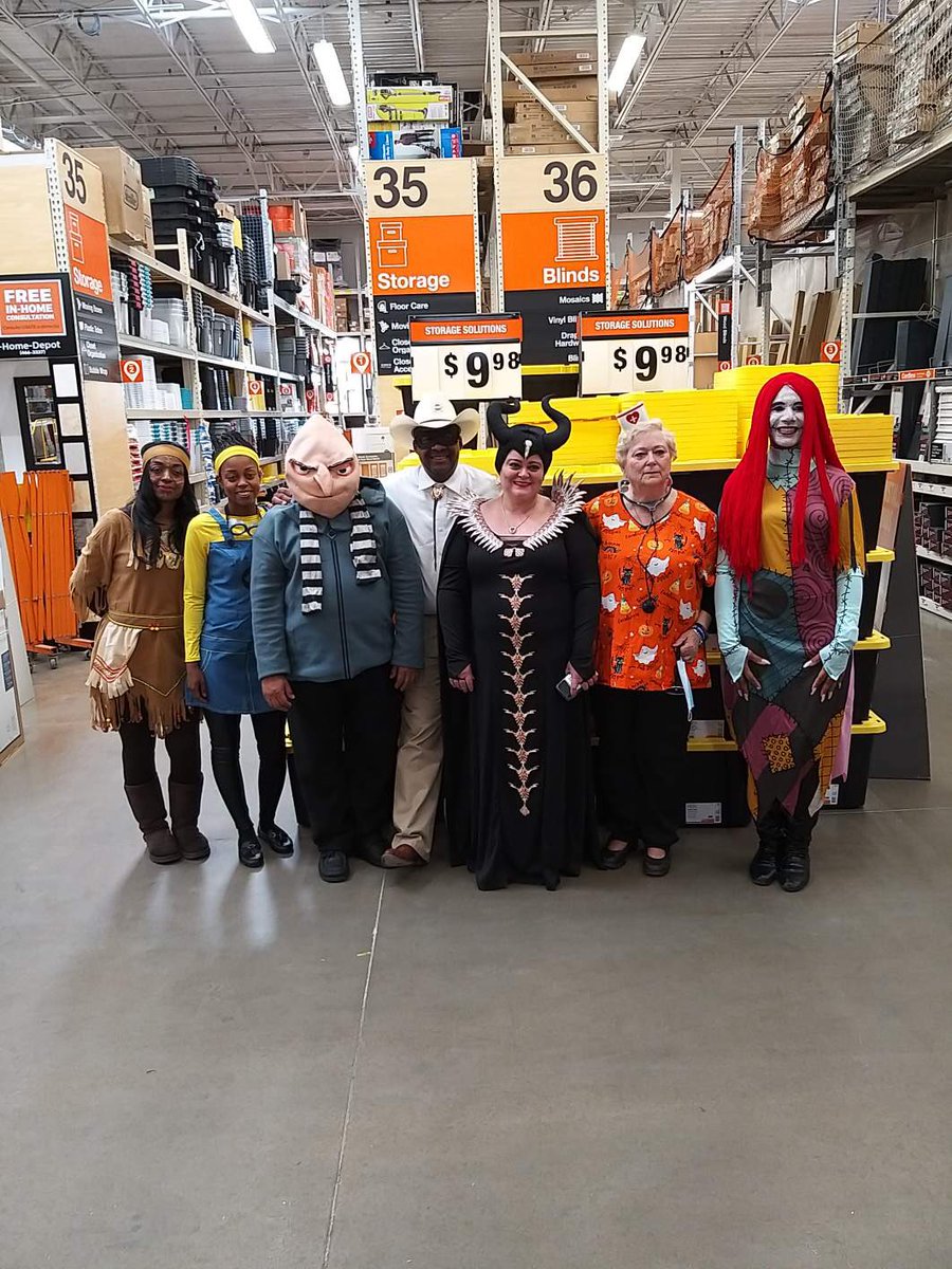 More associates rockin Halloween at 725