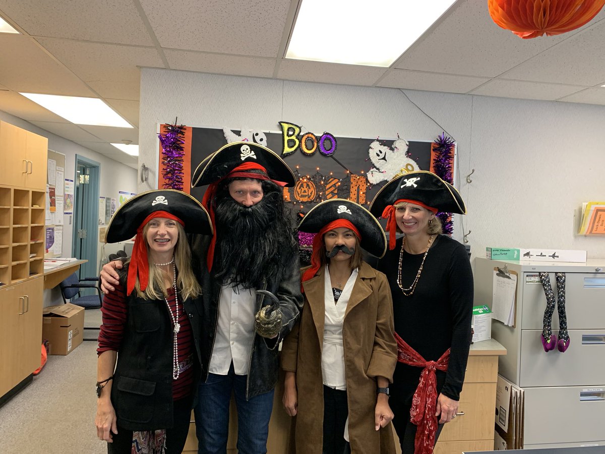 bridgebulldogs's tweet image. Ahoy there me hearties! Happy Halloween from all of us @bridgebulldogs #sd38learn