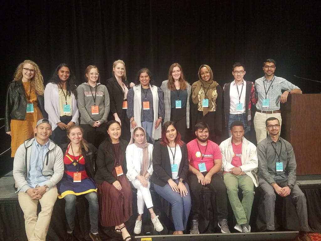 Michelson20MM's tweet photo. Student attendees of #OpenEd19! Glad students from @OpenStax, @StudentPIRGs, and our own #OER advocates were able to connect over lunch and brainstorm. They are the future of the movement! https://t.co/ITz0OUbZaJ