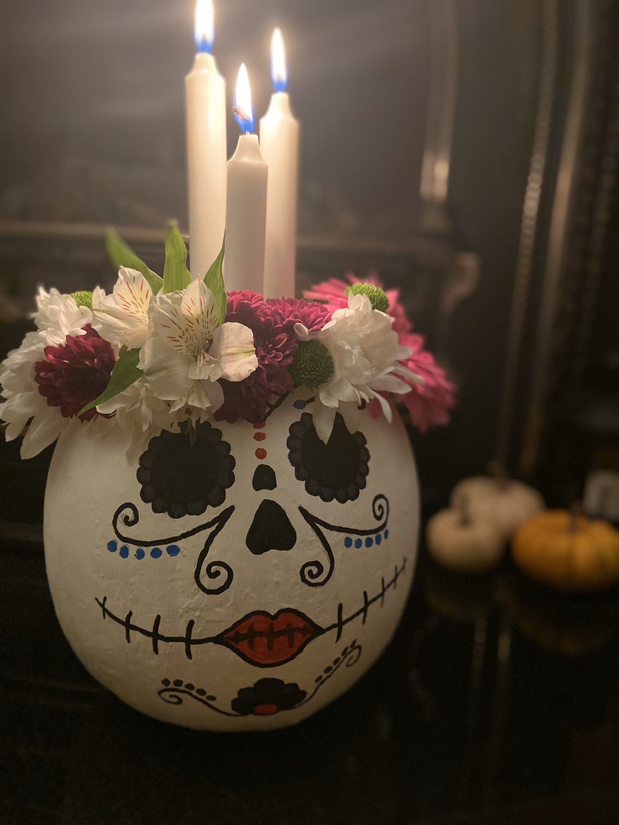 kathague86's tweet photo. Happy Halloween 💀🌺🎃 #sugarskull #DayoftheDead #halloween2019 https://t.co/ZApwjI832d