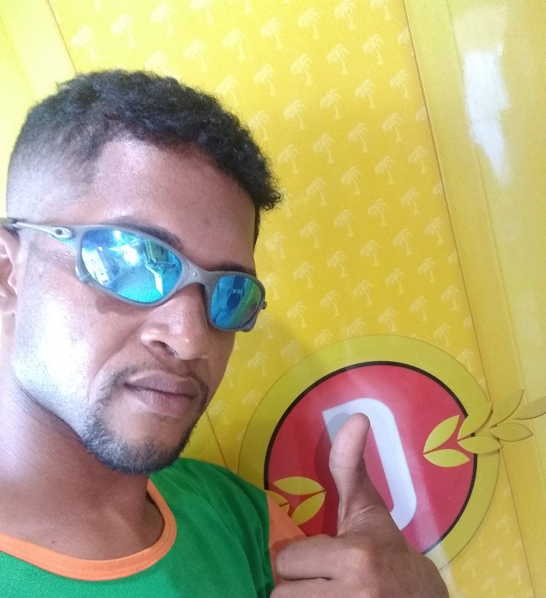 mckalvinofc's tweet photo. Quem vê cara/ não vê coração 
A lei aqui é nós @BrahmaCerveja 
#Brahmamepatrocina https://t.co/RwZF27nlfr