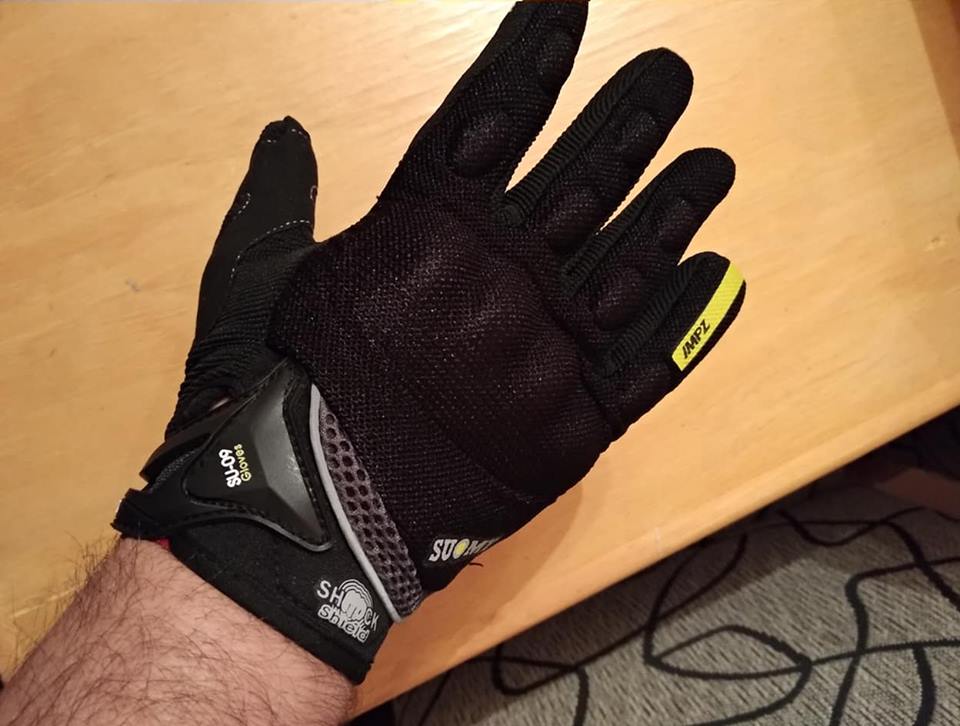 AccesoriosLdb's tweet photo. Si si si....Ultimo par de guante Soumy Talle M negro y flour hasta nuevo Ingreso.! te los vas a perder??...solo $1.999. no dejes que se te escape! Encontranos en redes y mas!
web: https://t.co/SVsQiFfVf0
ML: accesoriosldb46 / Facebook / Instagram / 11-6742-2946

Ayúdanos con RT https://t.co/NJcELOrwod