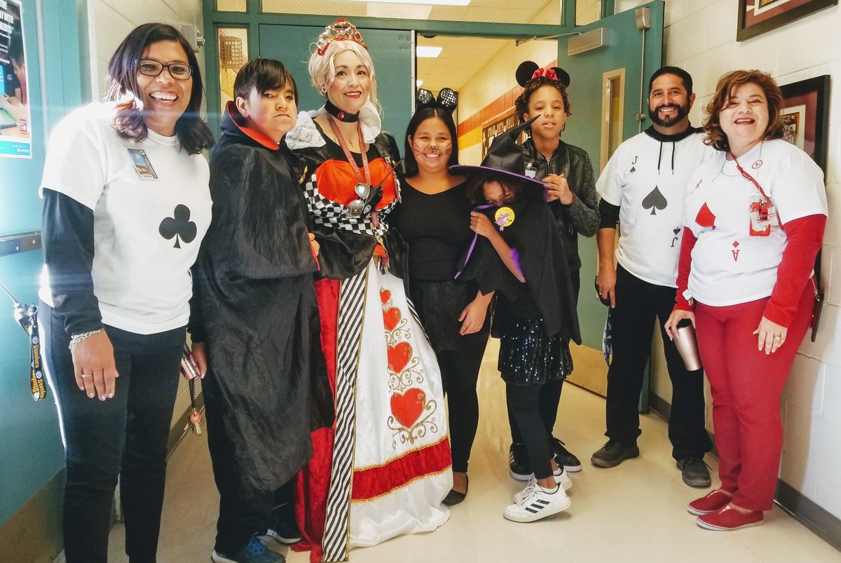 TexasBroncoFan1's tweet photo. Everyone at Ensor is all in for Halloween fun!! https://t.co/fufDYMMhoT