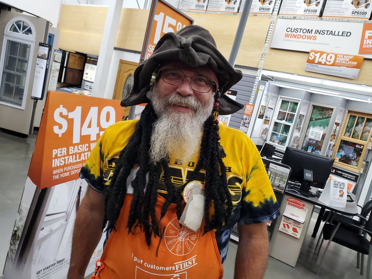 Halloween fun at 2567! All treats and no tricks! #LetsDoThis #halloween2019 <a href="/thd2567/">Debbie Smith</a> <a href="/RebeccaTHD/">Rebecca Carroll</a> <a href="/Jayhut06/">Jason Hutson</a> @thd0063 <a href="/OrrinBurkett/">Orrin Burkett</a> @watlock5