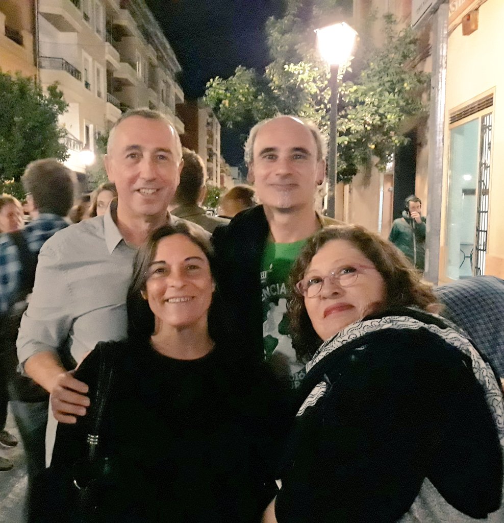 Ferranpi100's tweet photo. #AraVaDeBo comencem la campanya per a l'#EmergènciaClimàtica #DretsSocials #LesPersonesPrimer.
Amb @joanbaldovi @mariajpico @MasPais_Es i @compromis farem #PolíticaÚtil.
El #10N no et quedes a casa: ix i vota per fer possible la política de l'acord. Som-hi! 🗳 https://t.co/GlXzTxK3Ya