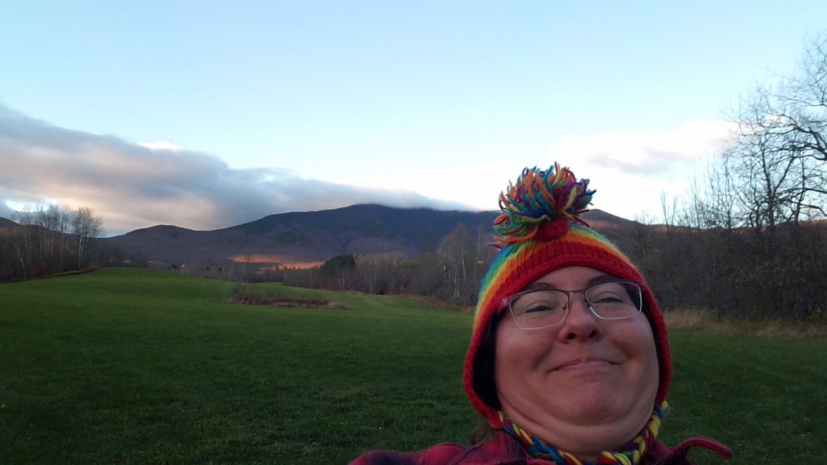 squeevening's tweet photo. This #Chinfinity just for youuuu @MKKare thank you for your life's energy for SheNANigans! :-D https://t.co/wKxXE3KtNQ