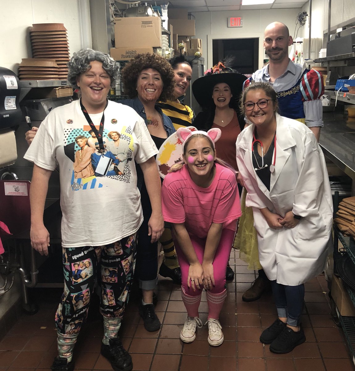 jrrivet's tweet photo. “Take our work serious, but not ourselves!” - @ChilisJobs Happy Halloween from #TeamLisbon 🌶 ❤️ https://t.co/bFzADHMags