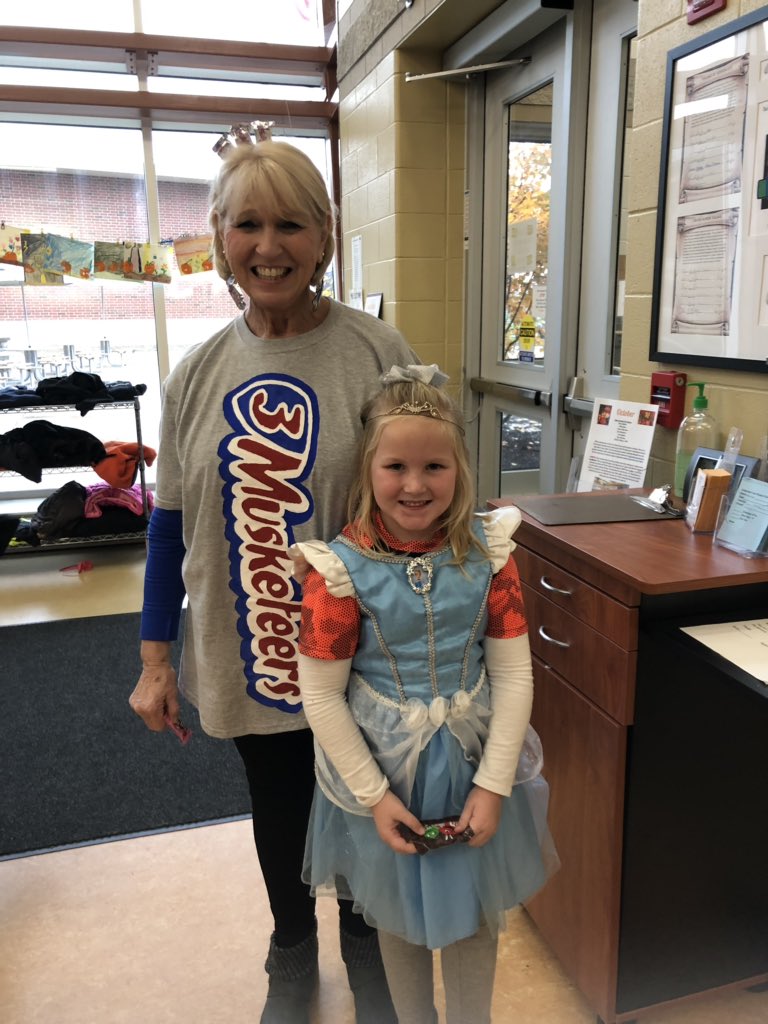 MrsGhesquiere's tweet photo. Lots of Halloween spirit at OES today! 👻🧡🖤🎃#OtsegoKnights https://t.co/ST5FvAAUeX