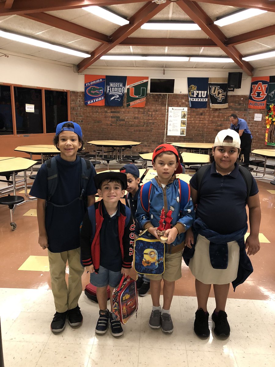 ARodriguez2001's tweet photo. Red Ribbon Week Day 4
Our message today is:
“We are wearing a shirt or a hat backwards because we are turning our backs on drugs”@HCPSCrestwood1 @HCPSArea2 @HillsboroughSch https://t.co/JrL0eXX1LM
