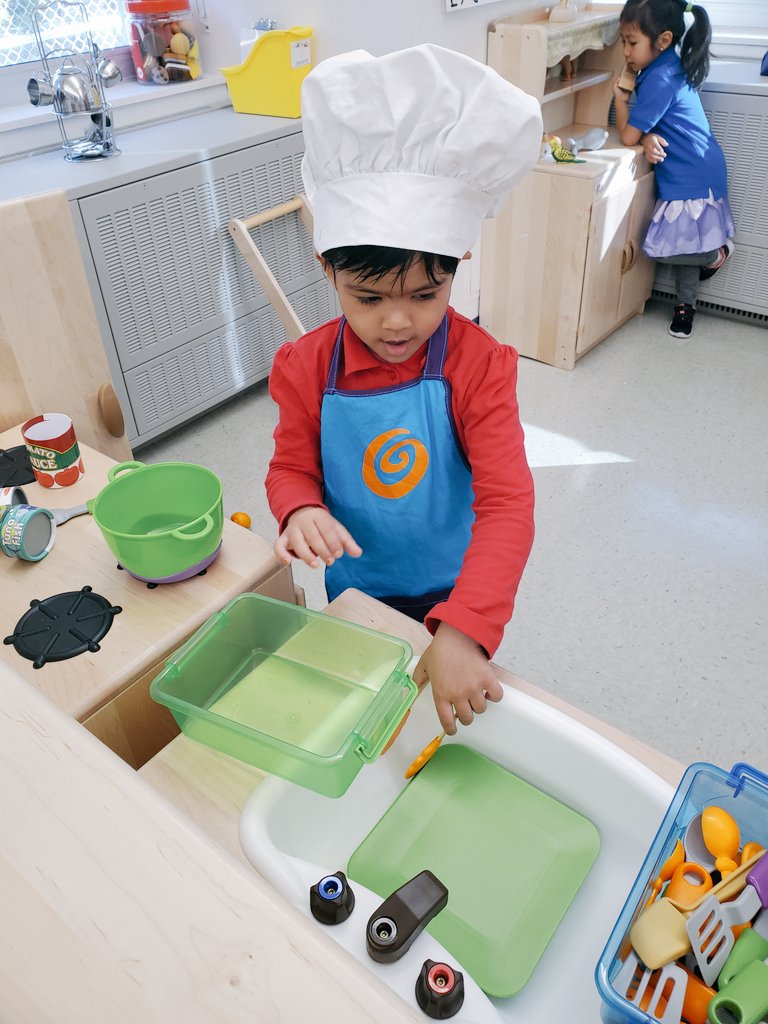 Everyday, our creative thinkers are learning through play 🎨👨🏻‍🍳👷‍♀️#weallLEARN <a href="/nycdistrict30/">District 30</a> @30Q398