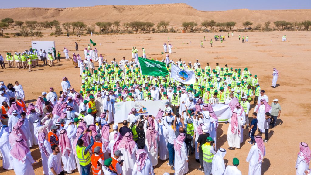 تزامنا مع الحملة التي أطلقتها #وزارة_البيئة_والمياه_والزراعة بشأن موسم التشجير في أنحاء المملكة والمتمثلة بزراعة ٥٠ ألف شجرة من الأنواع المحلية في يوم واحد أحث نفسي وأبناء قبيلتنا #آل_حارثية_شمران وعموم أبناء #البشائر والمملكة للمشاركة في هذه الحملة من أجل أنفسنا ووطنا