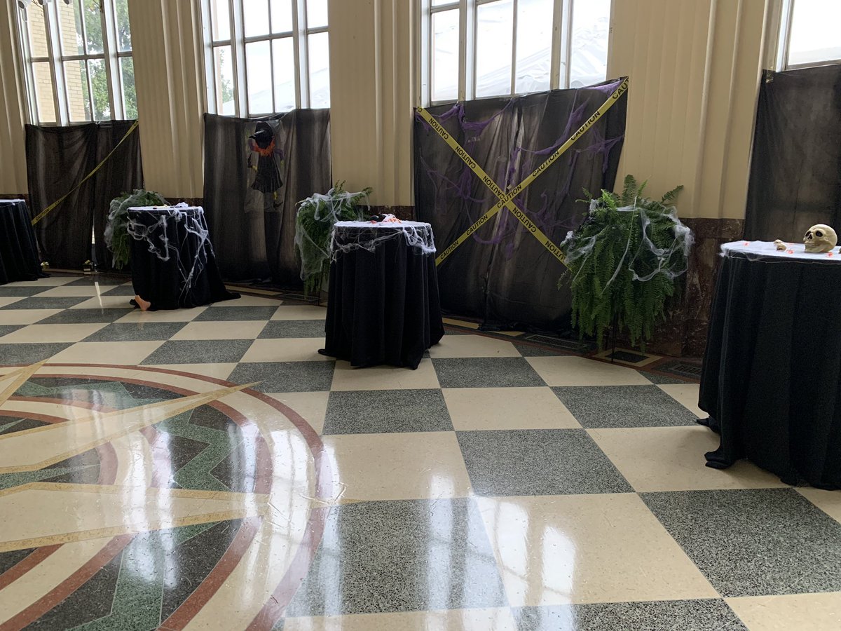 DeanVA_ucwv's tweet photo. @ucwv students!!!  Are you ready for tonight’s #ucfrightnight in the Rotunda from 9pm to Midnight?! Wear your best costume, come enjoy a 2 free beer drink limit (if your 21), and free spooky food and desserts! Did I mention there is a snack attack with loads of candy?! @UC_SGA https://t.co/Lq973iswmB