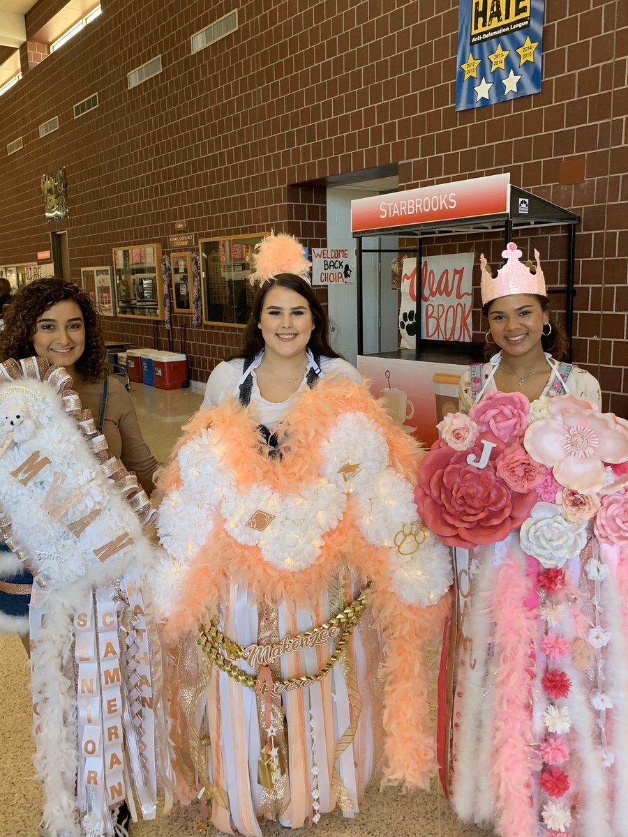 MakenzeeSkylar's tweet image. 2EN0IR SZNNN 🤪🤩 #Classof2020 #SENIORHOCO