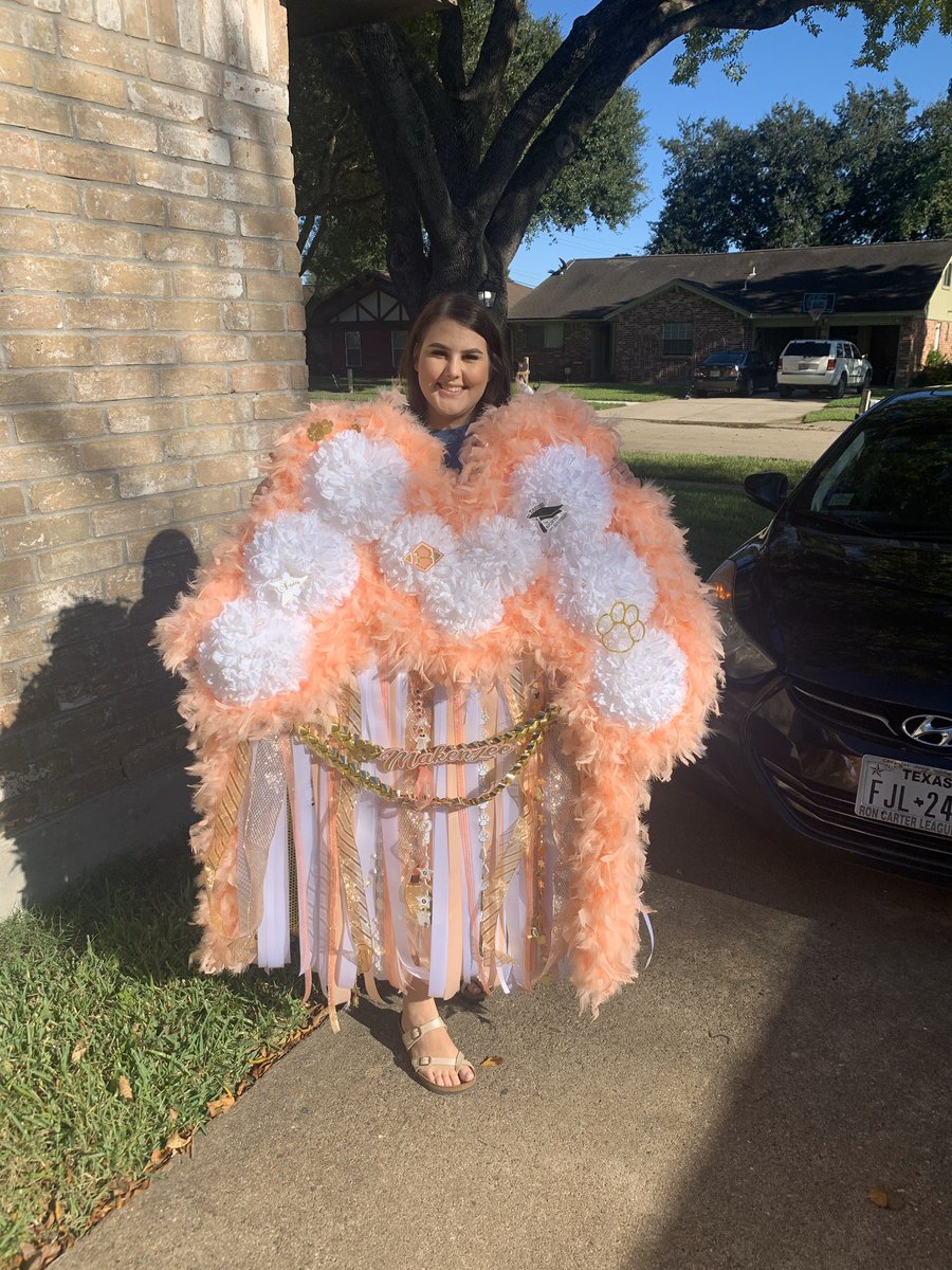 MakenzeeSkylar's tweet image. 2EN0IR SZNNN 🤪🤩 #Classof2020 #SENIORHOCO