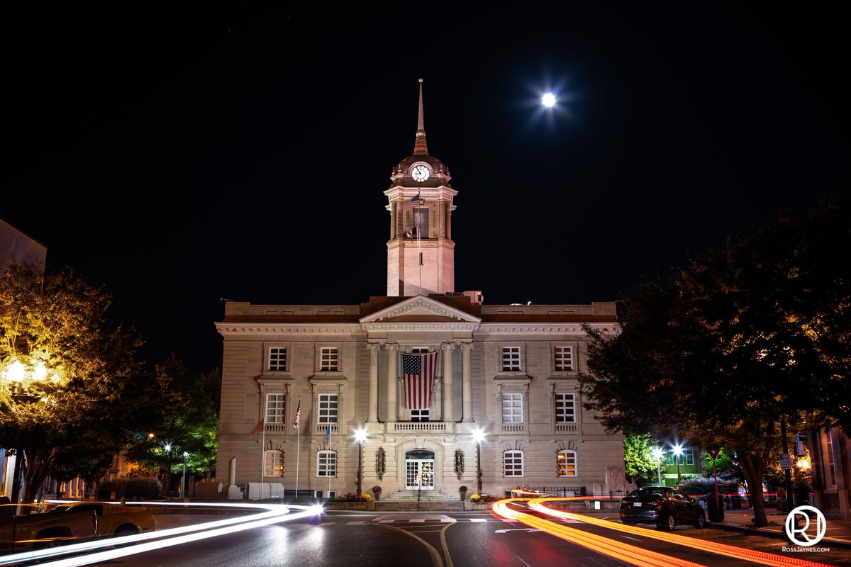 RossJaynes's tweet photo. Been saving this one for today! Happy Halloween Everyone! #ColumbiaTN #MauryCounty #VisitColumbiaTN #ExperienceMaury #Muletowner #MyColumbiaTN #MauryCountyNow #RossJaynes #MauryCountyCourthouse #JAYNESMEDIA https://t.co/prg8AMNCYK