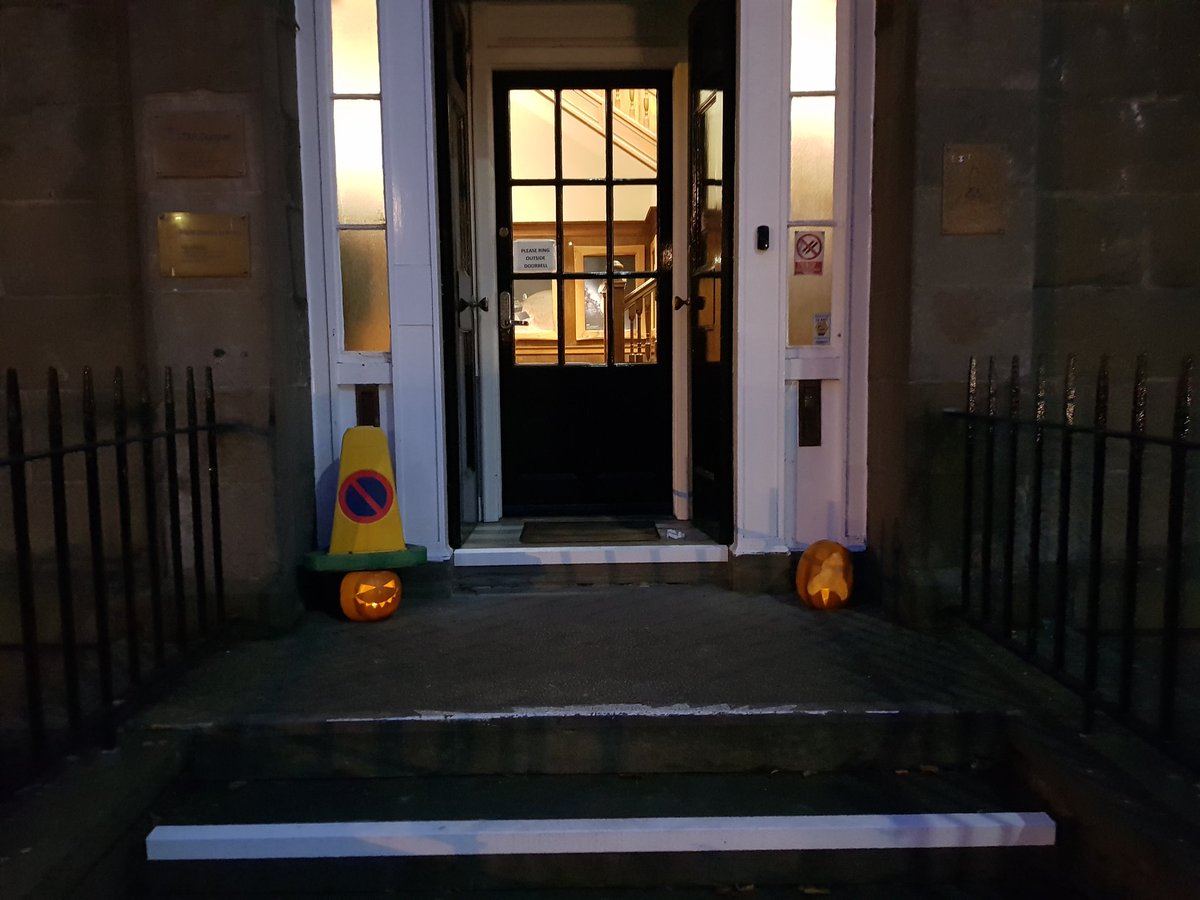 PositronFox's tweet photo. Happy Halloween @STAR_Dundee https://t.co/k5ICYsbku0