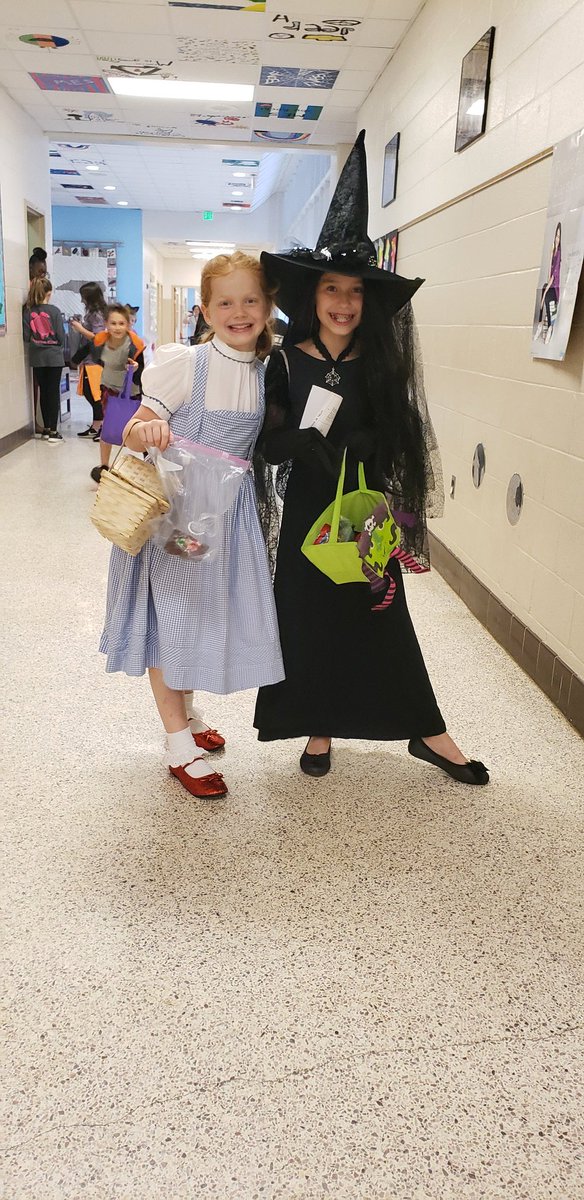etheridger's tweet photo. Staff kid trick or treating was a blast!!  We love @meadowlarkws !! https://t.co/D3b8sbXDoO
