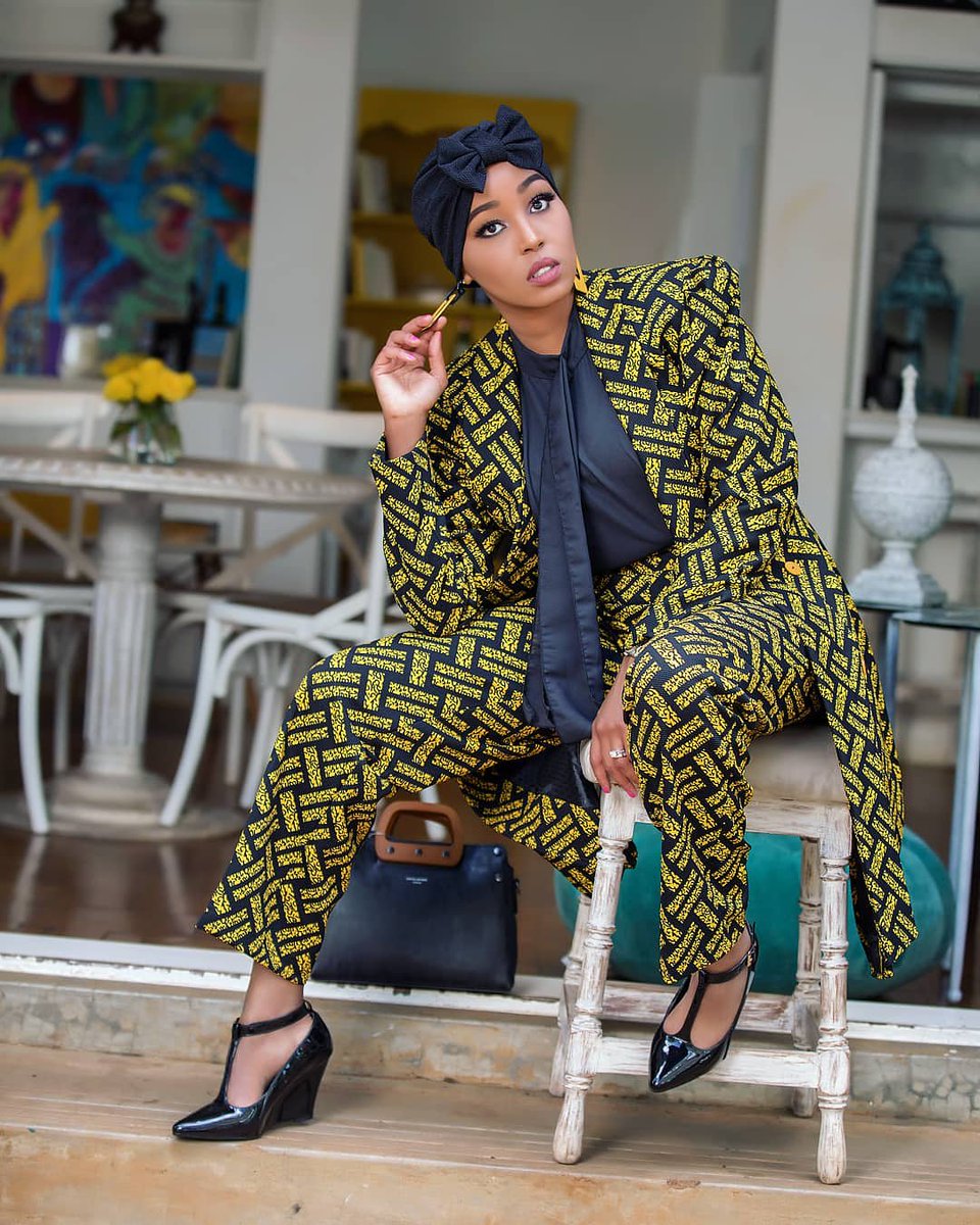 HouseOfIdil's tweet photo. #HouseofIdil #TwoFacedCollection #Hijabi #FashionDiaries #TwoFaced #Muslimahchamber #HOI #Muslimah #ModestFashion #Collection #EastAfrican #Formal #ModestyMovement #Mwave https://t.co/ir0fGMHc4J