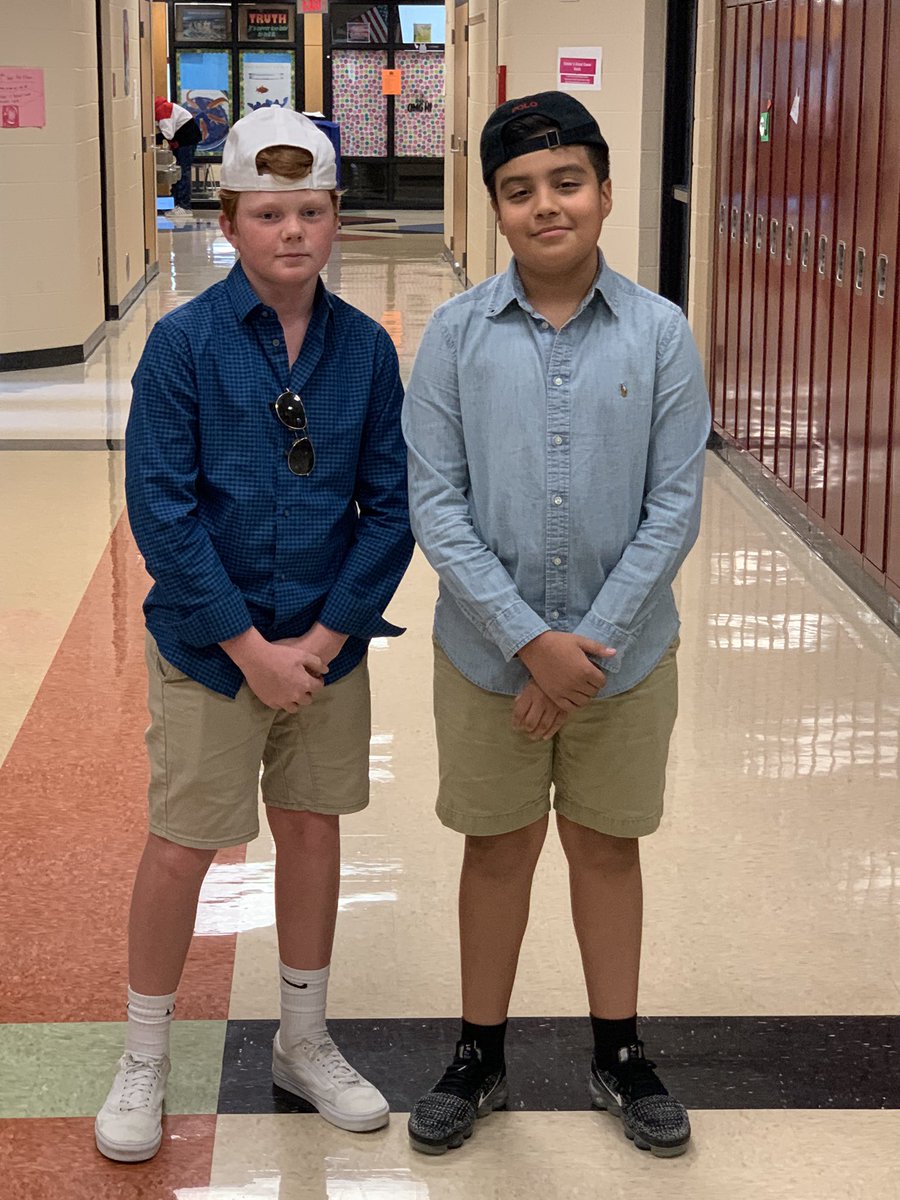 CwmsMrs's tweet image. Happy Halloween from Team 8-3! #costumeday #SpiritWeek #CWMSChangemakers @CWMS_office #cwway