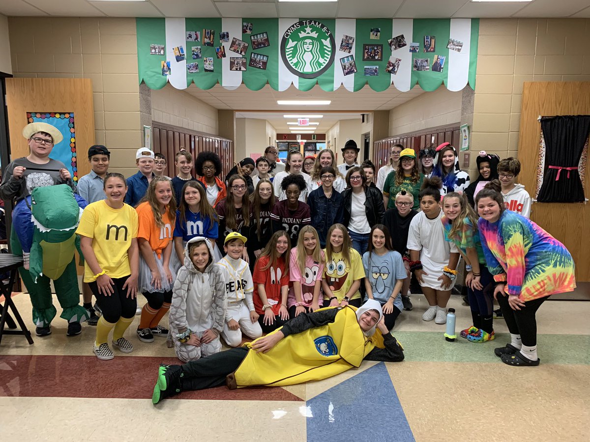 CwmsMrs's tweet image. Happy Halloween from Team 8-3! #costumeday #SpiritWeek #CWMSChangemakers @CWMS_office #cwway
