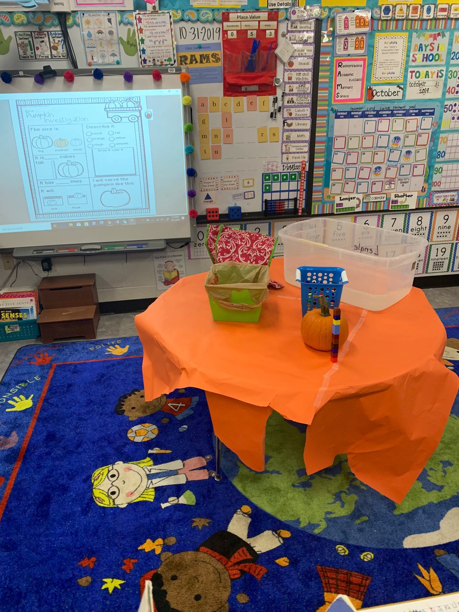mrstannerkinder's tweet photo. So much fun in room 1005 making predictions and observations using pumpkins and also creating some pretty adorable Frankenstein handprint art! https://t.co/ylOue2Q2qX